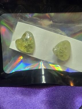 Peridot Heart Shape Stud Earrings Stone Chips Encased In Resin